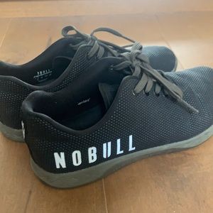 No Bull Trainers, size 10 black and olive